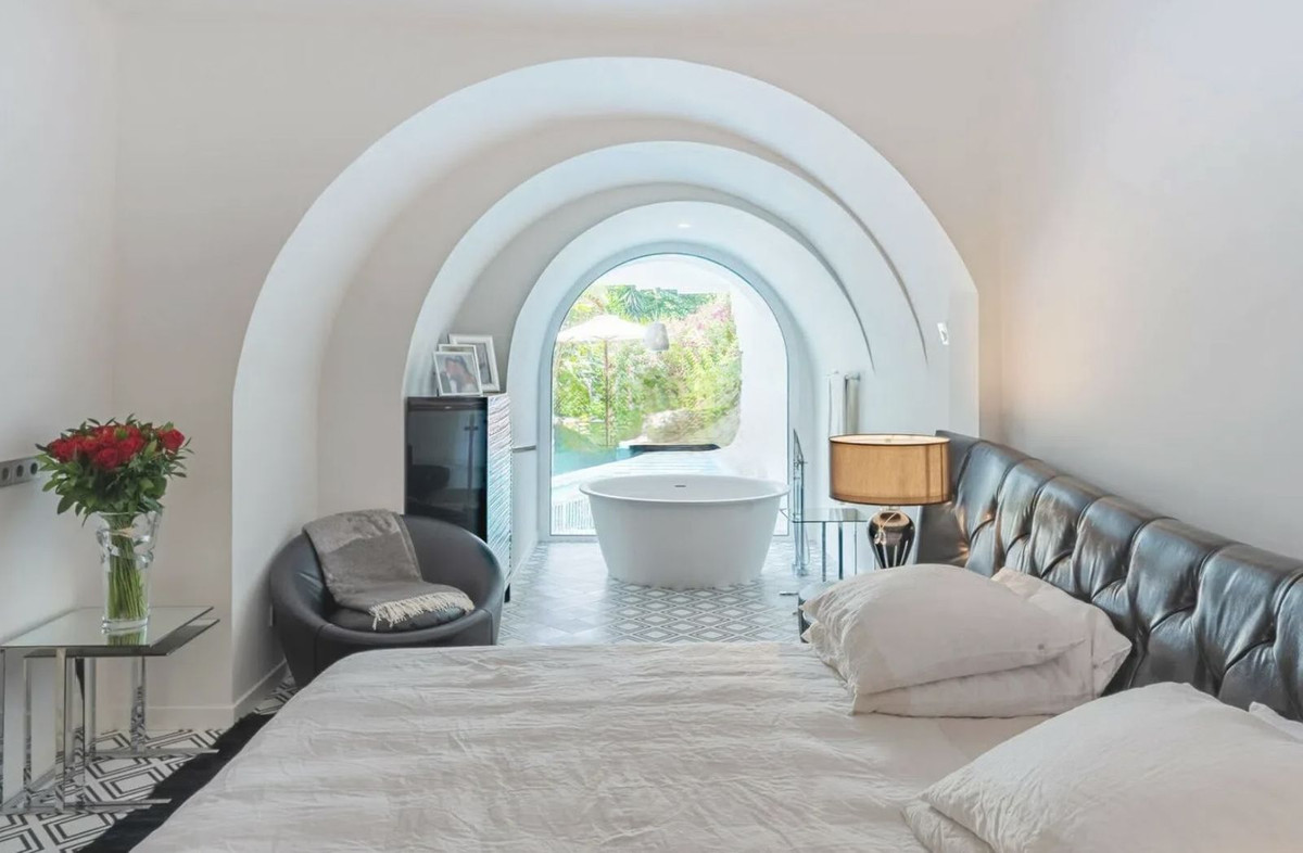 5 Bedroom Villa for Sale in Marbella — 4