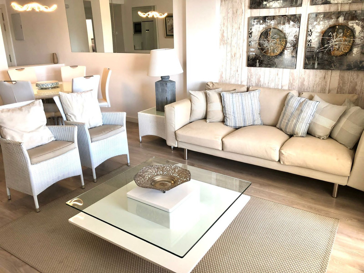 3 Bedroom Apartment for Sale in Nueva Andalucía — 4