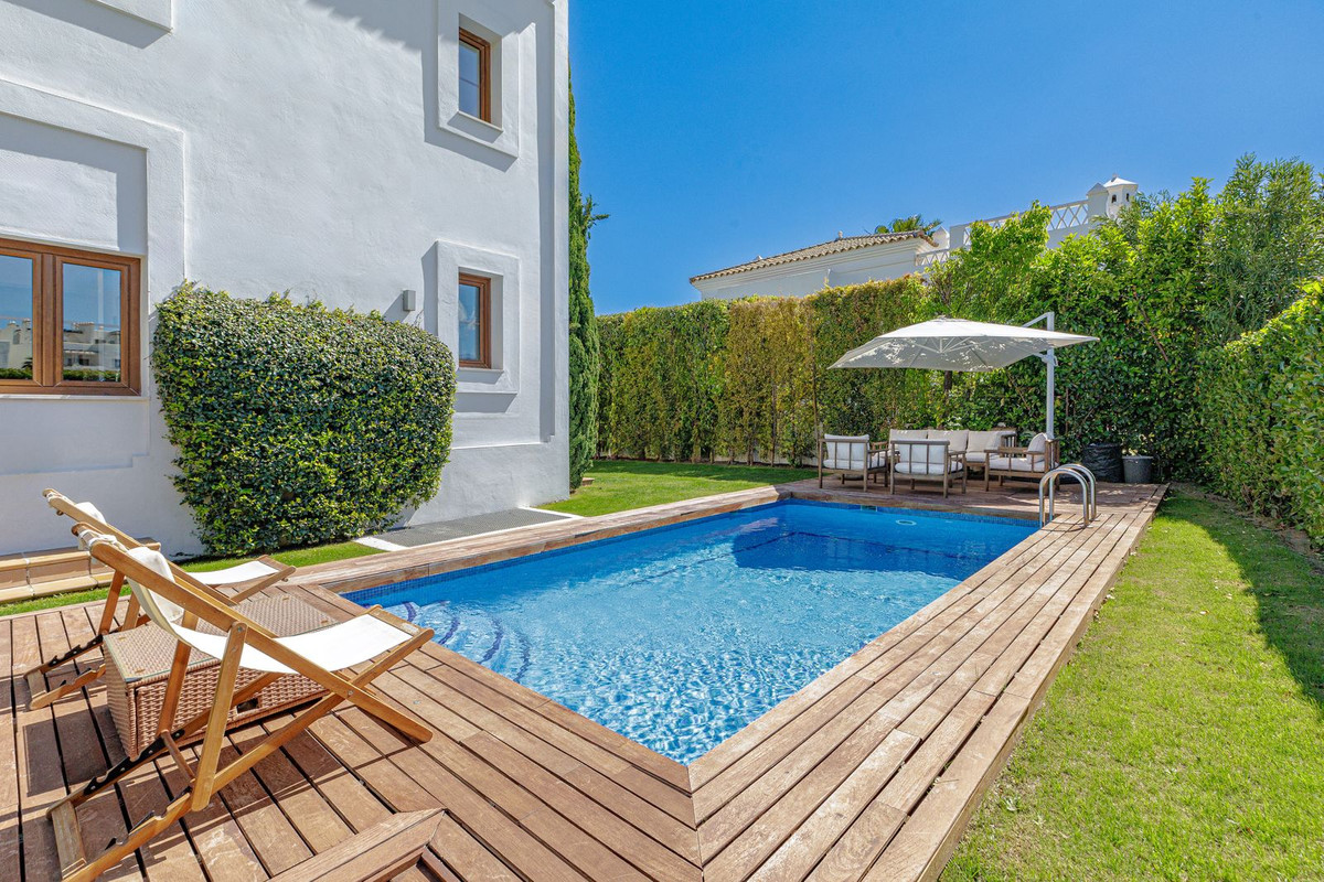 4 Bedroom Villa for Sale in Selwo