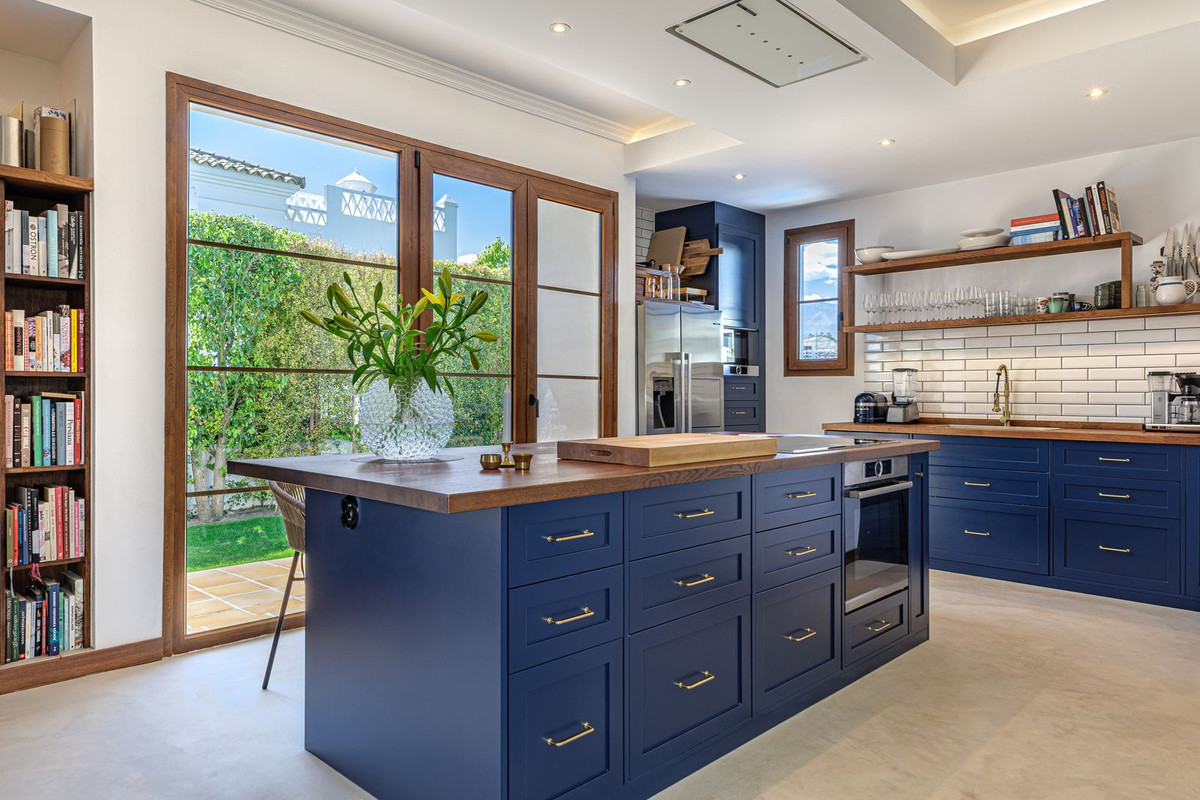 4 Bedroom Villa for Sale in Selwo — 2