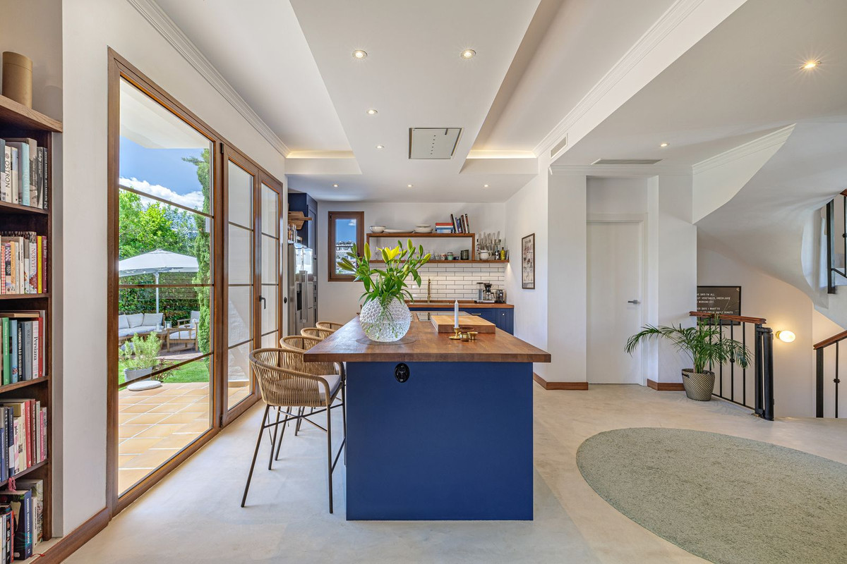 4 Bedroom Villa for Sale in Selwo — 5