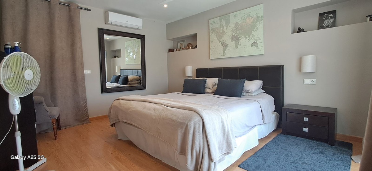 6 Bedroom Villa for Sale in Marbella — 5