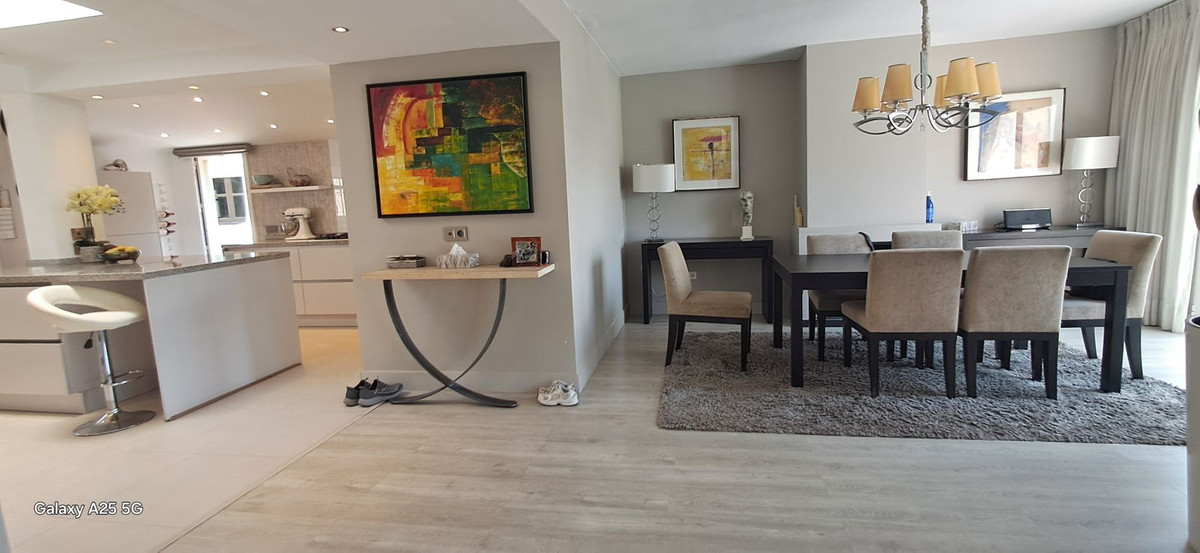 6 Bedroom Villa for Sale in Marbella — 7
