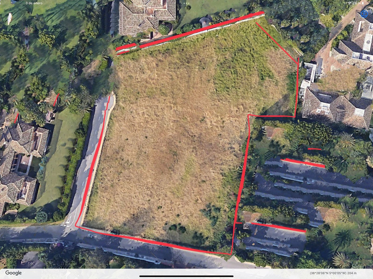 Plot for Sale in Guadalmina Baja