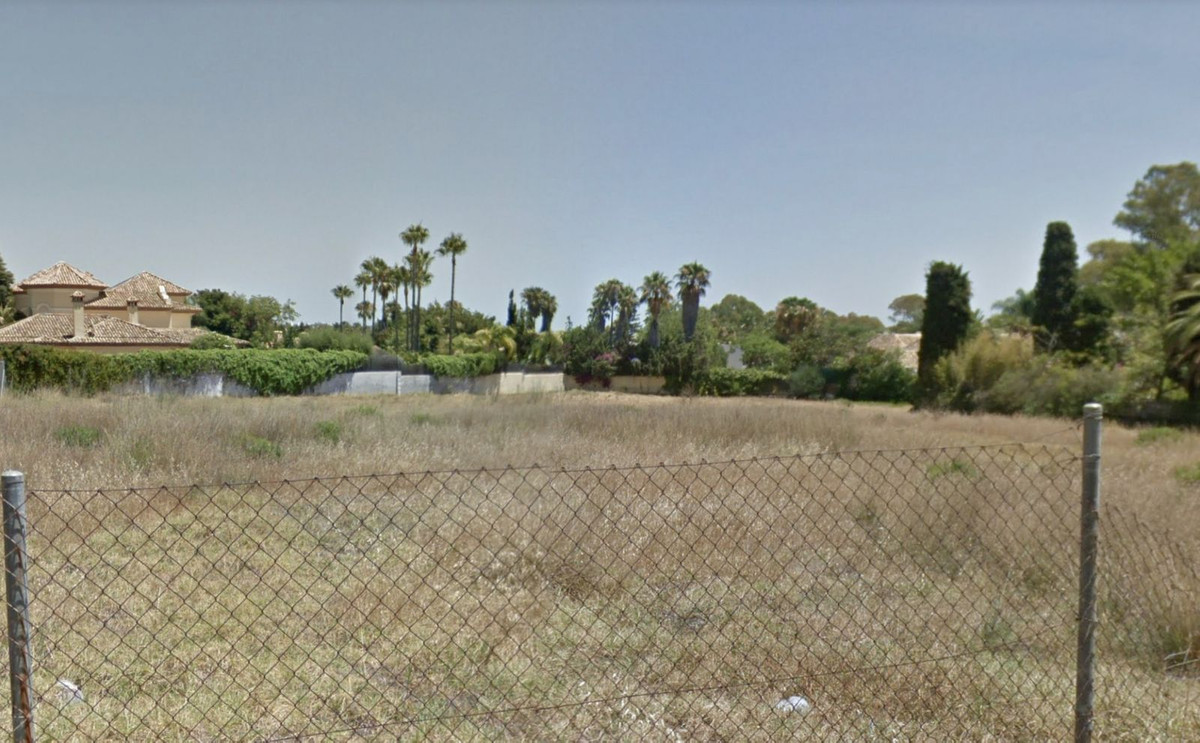 Plot for Sale in Guadalmina Baja — 3