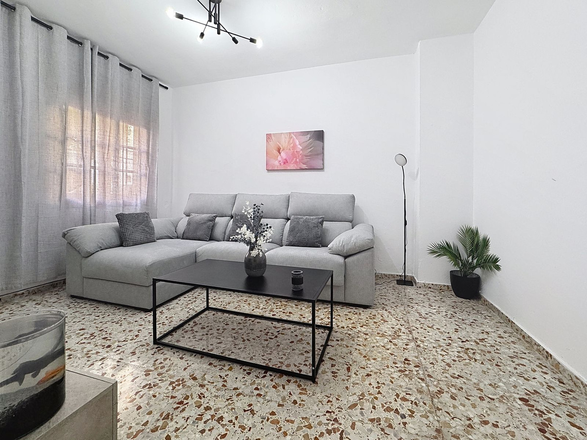 5 Bedroom Villa for Sale in Estepona — 5