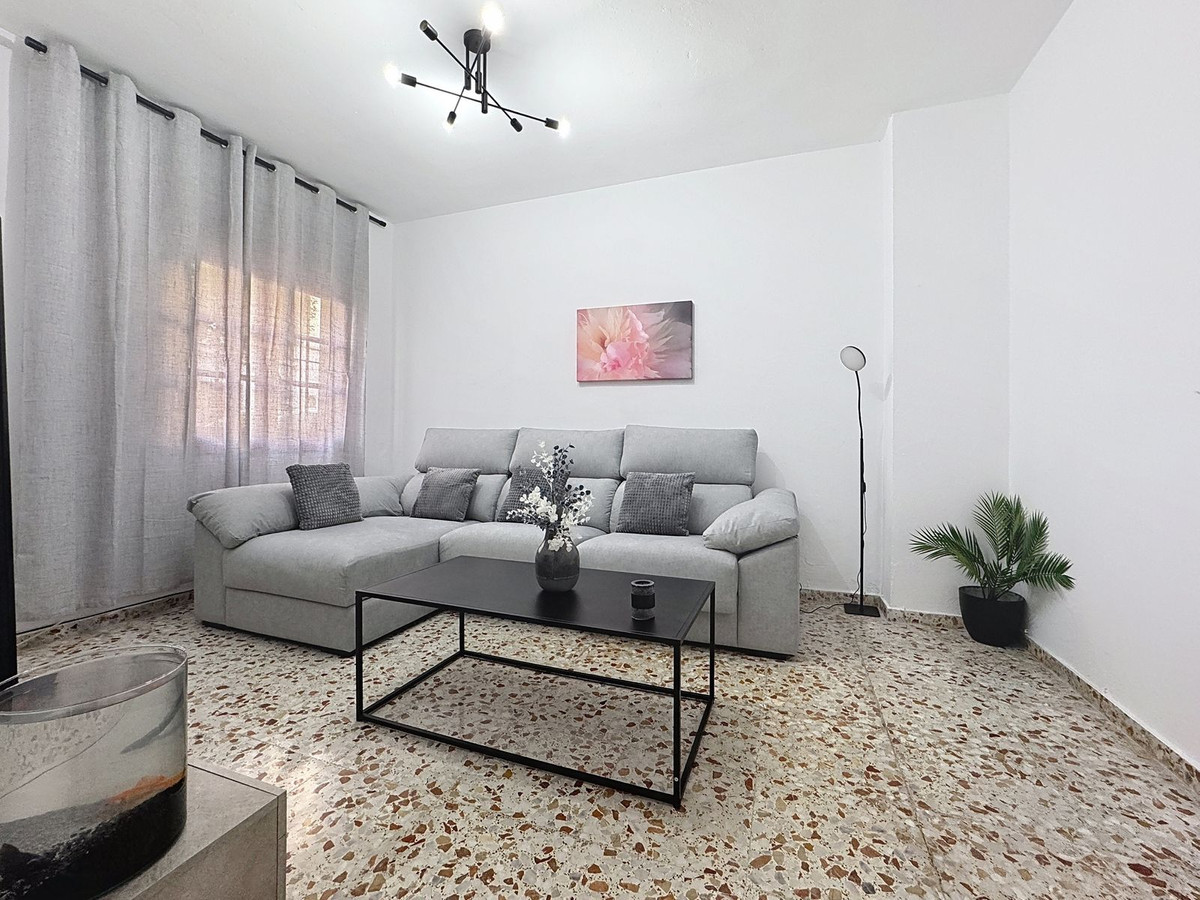 5 Bedroom Villa for Sale in Estepona — 8