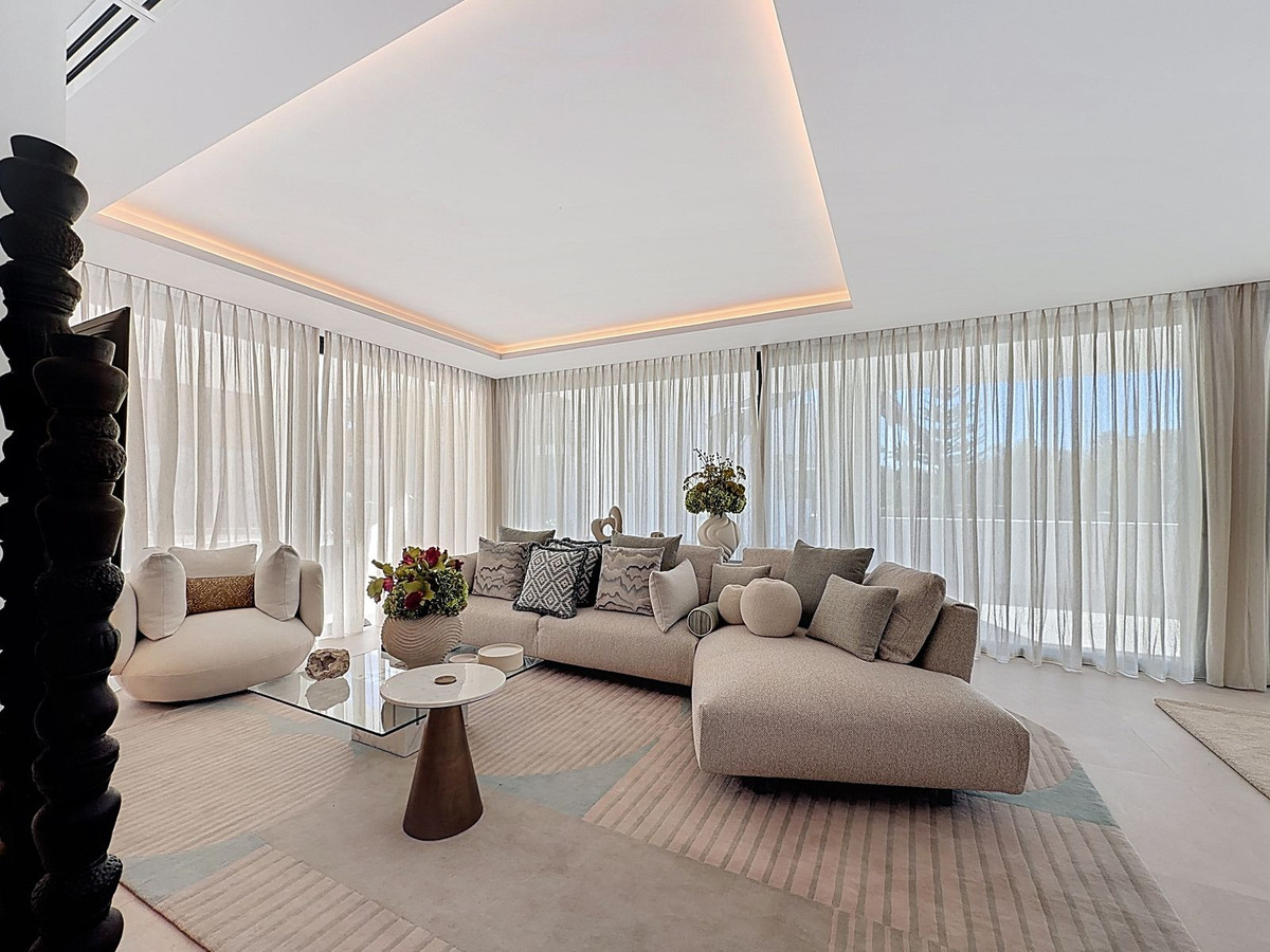 5 Bedroom Villa for Sale in Nagüeles — 3