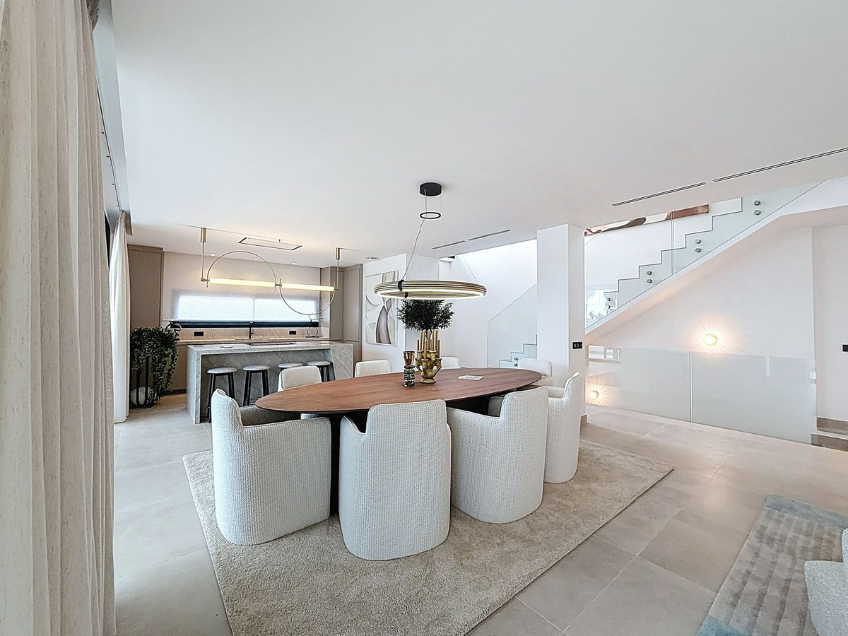5 Bedroom Villa for Sale in Nagüeles — 6