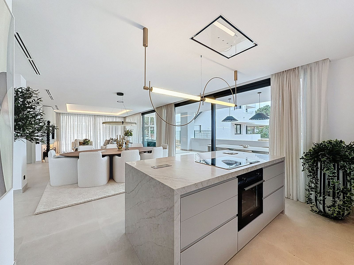 5 Bedroom Villa for Sale in Nagüeles — 7