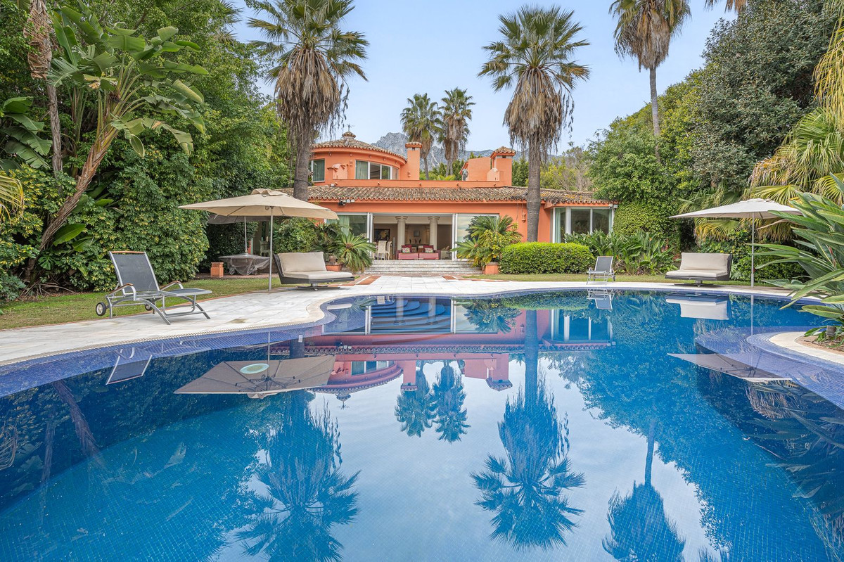 5 Bedroom Villa for Sale in Nagüeles — 4