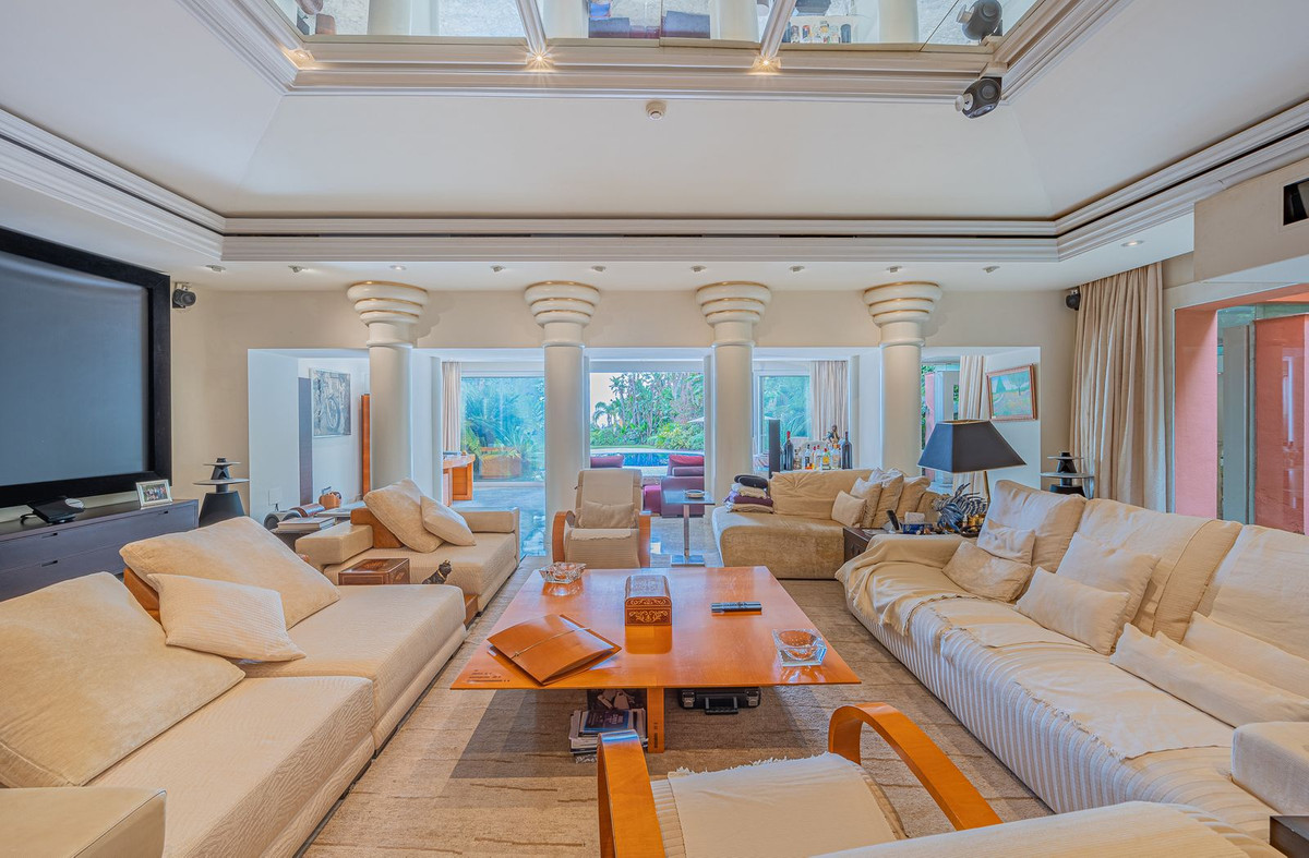 5 Bedroom Villa for Sale in Nagüeles — 7
