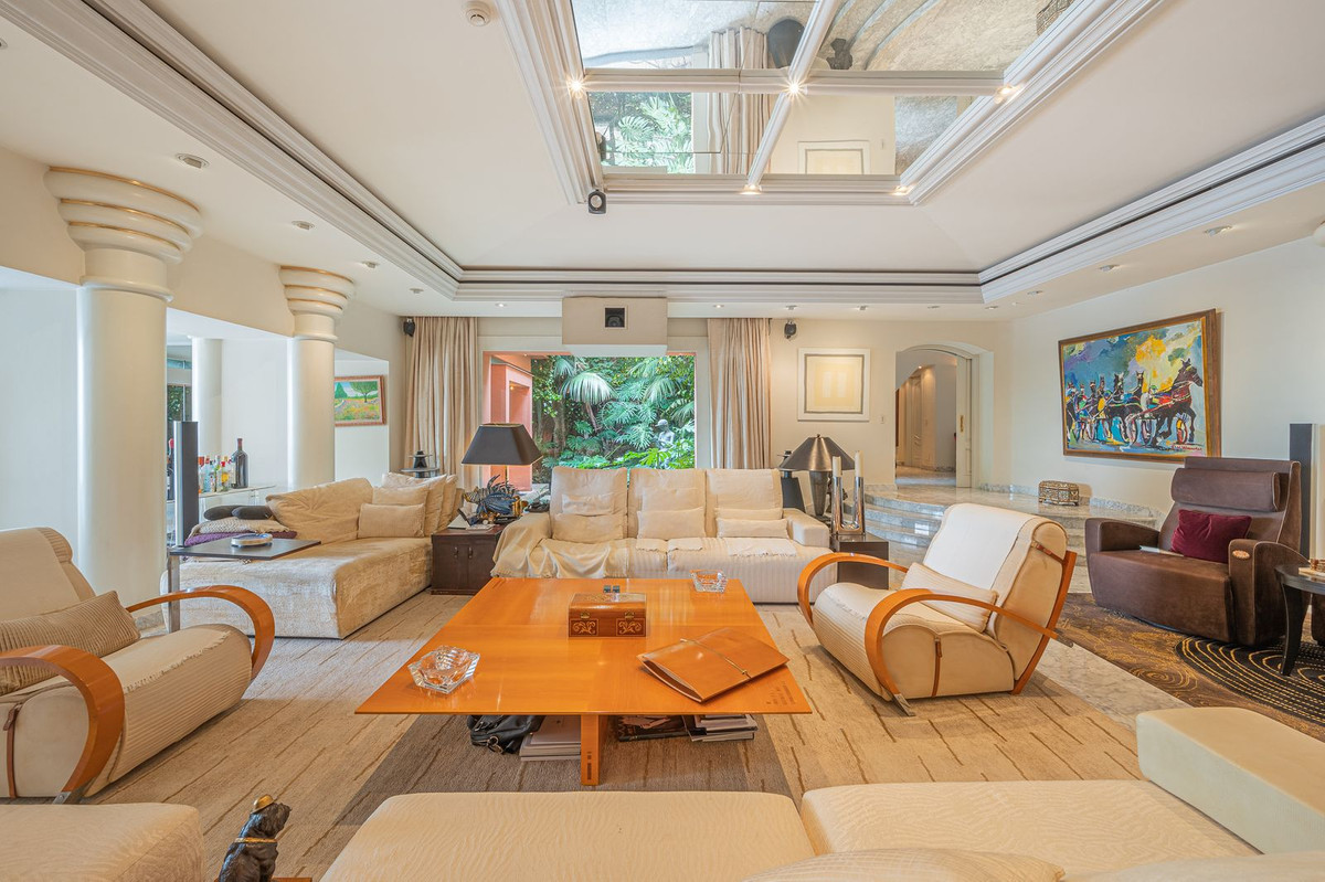 5 Bedroom Villa for Sale in Nagüeles — 9