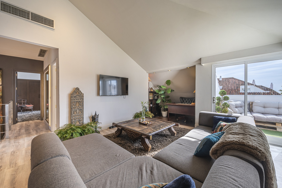 2 Bedroom Apartment for Sale in The Golden Mile — 6