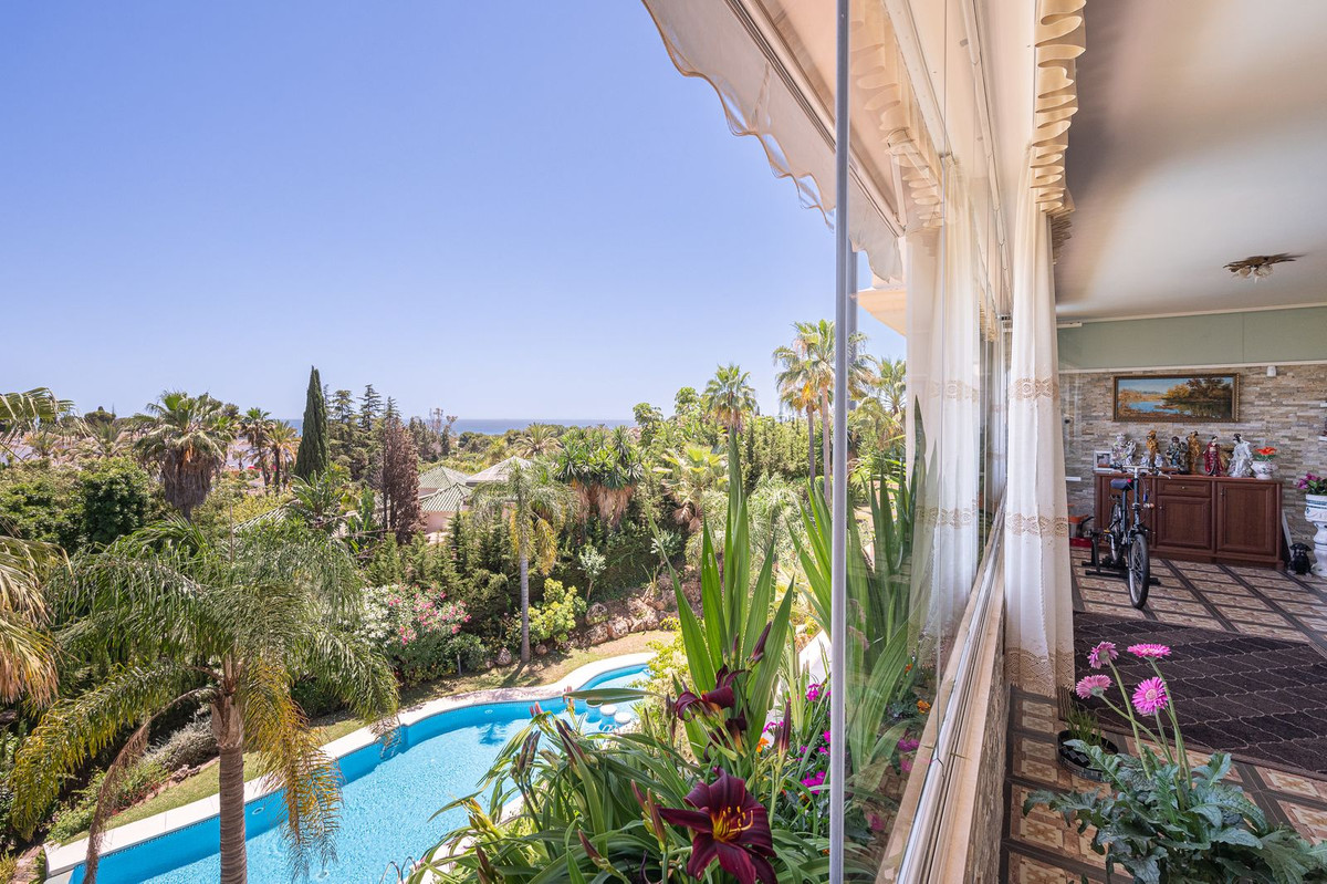 4 Bedroom Apartment for Sale in The Golden Mile — 5