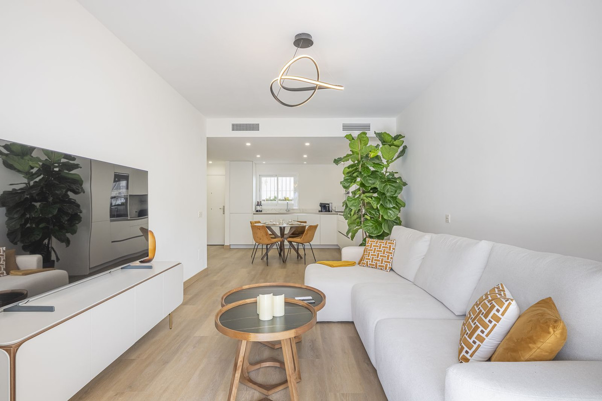 1 Bedroom Apartment for Sale in The Golden Mile — 2