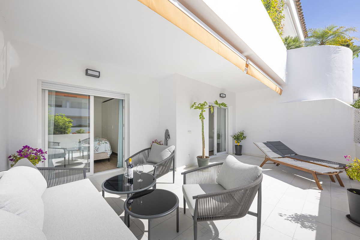 1 Bedroom Apartment for Sale in The Golden Mile — 4