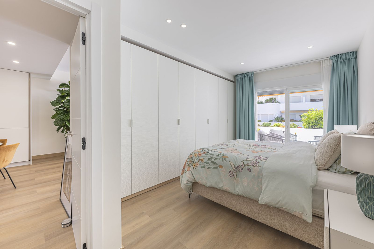 1 Bedroom Apartment for Sale in The Golden Mile — view 10