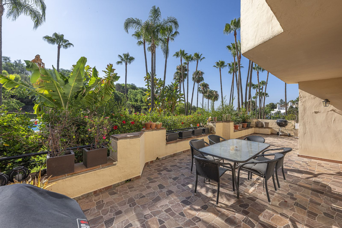 3 Bedroom Apartment for Sale in The Golden Mile — 2