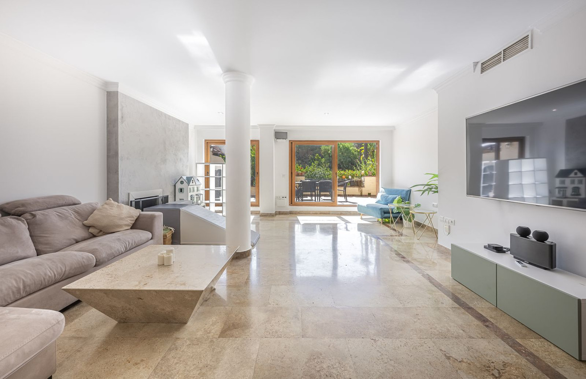 3 Bedroom Apartment for Sale in The Golden Mile — 3