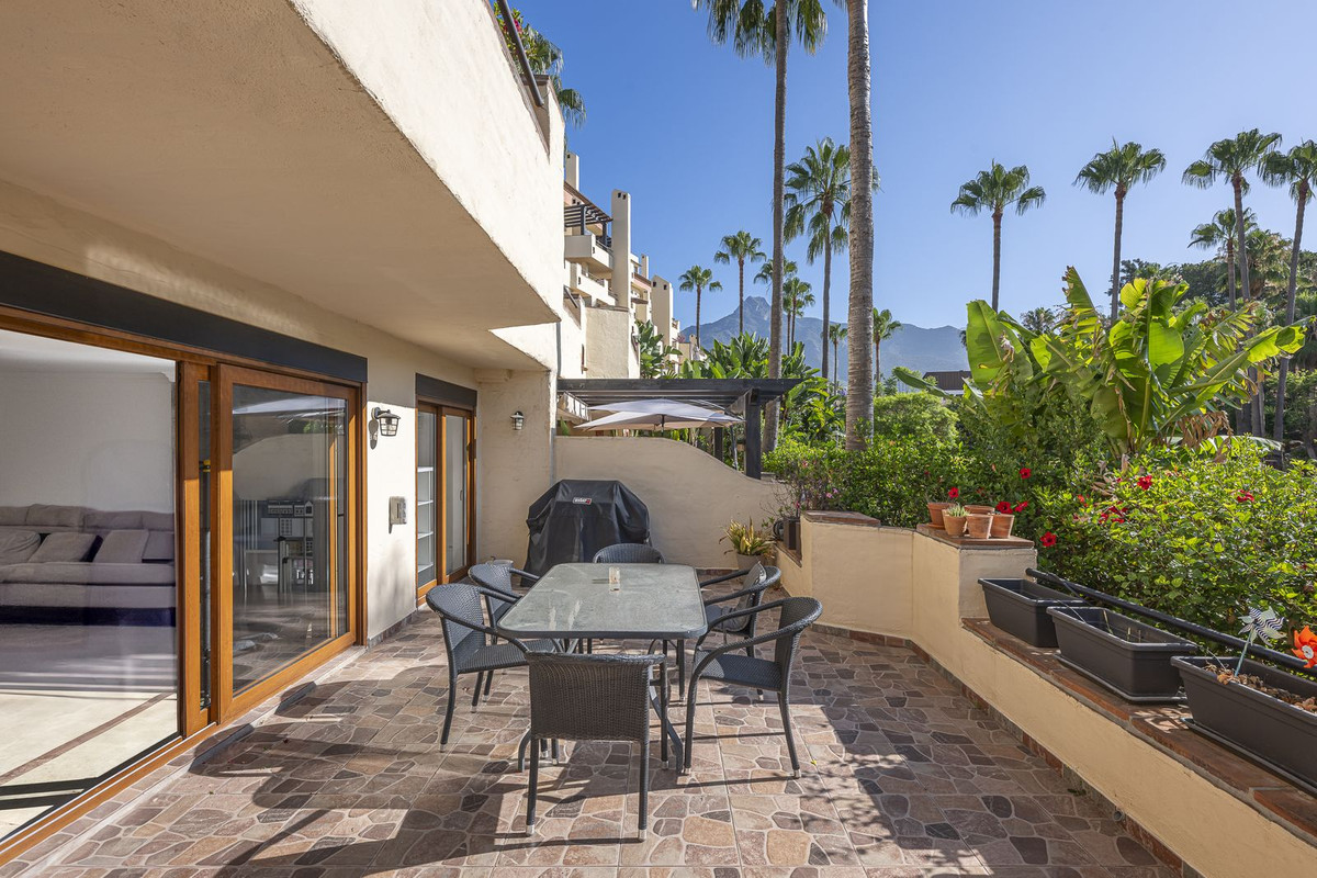 3 Bedroom Apartment for Sale in The Golden Mile — 6