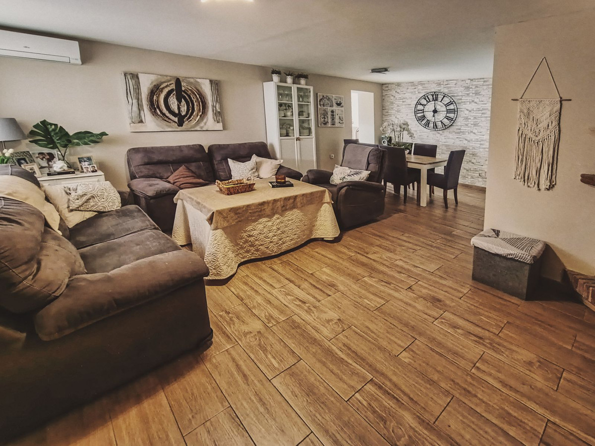 3 Bedroom Villa for Sale in La Campana — view 10