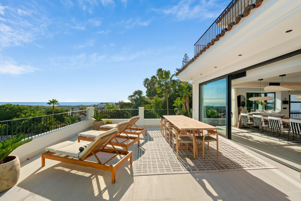 6 Bedroom Villa for Sale in Nueva Andalucía — 3