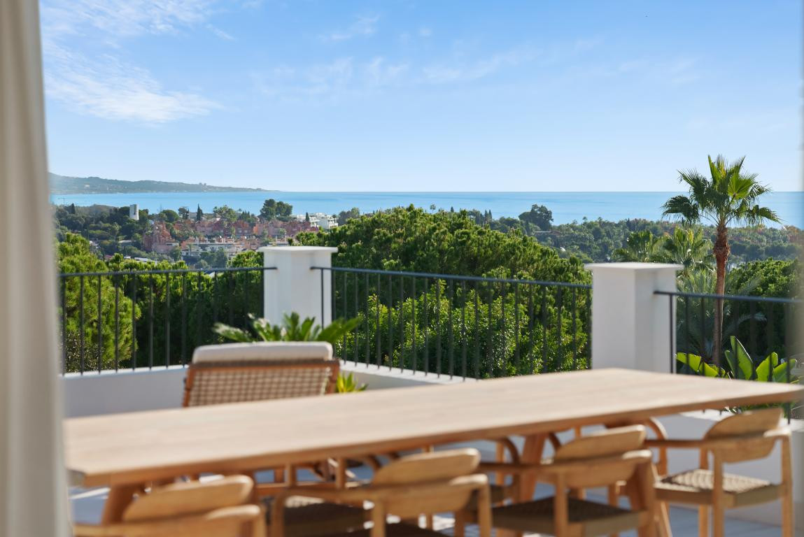 6 Bedroom Villa for Sale in Nueva Andalucía — 4