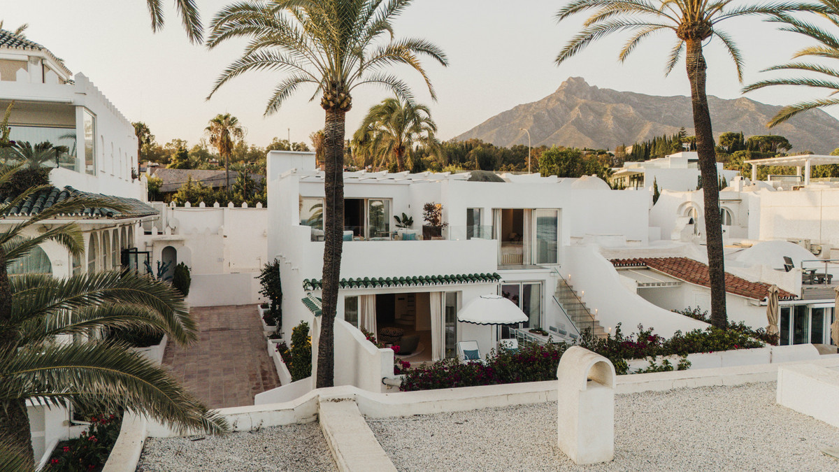 3 Bedroom Villa for Sale in The Golden Mile