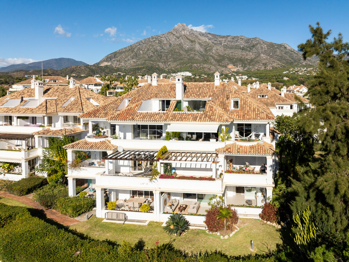 4 Bedroom Apartment for Sale in The Golden Mile