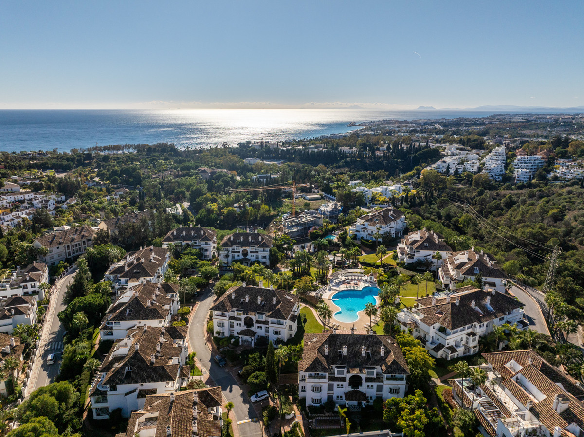 4 Bedroom Apartment for Sale in The Golden Mile — 4