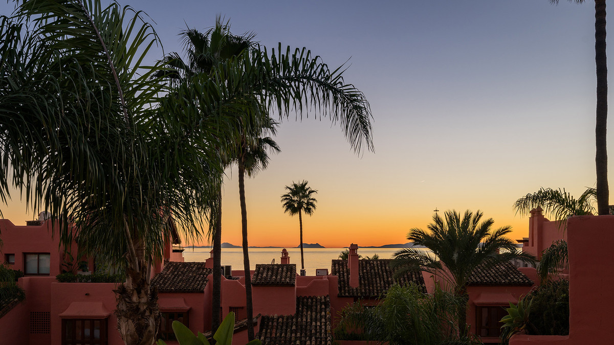 3 Bedroom Apartment for Sale in Estepona — 6