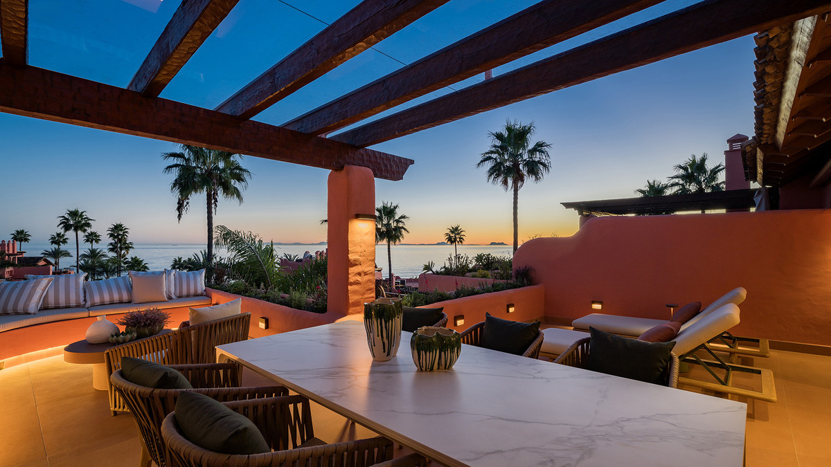 3 Bedroom Apartment for Sale in Estepona — view 10