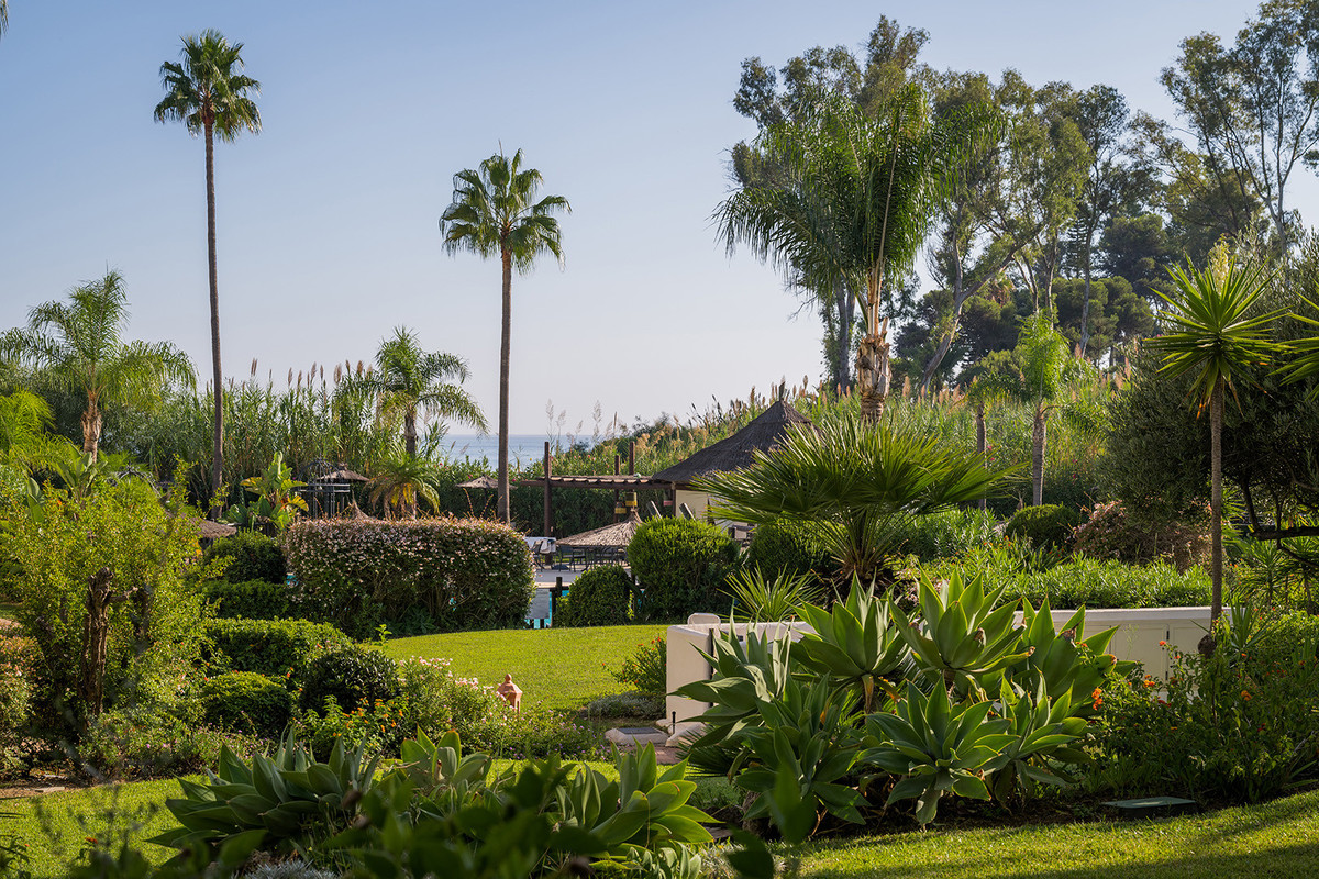 3 Bedroom Apartment for Sale in Estepona