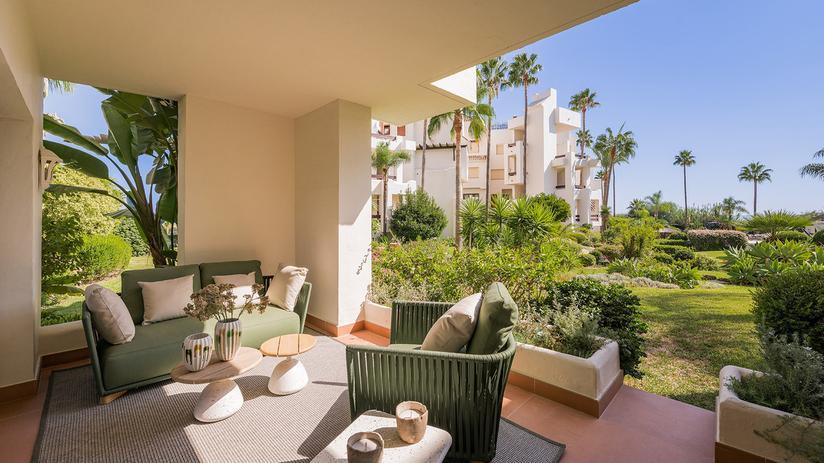 3 Bedroom Apartment for Sale in Estepona — 3