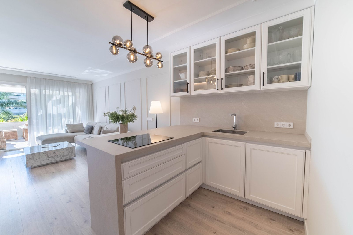 2 Bedroom Apartment for Sale in Marbella — 8