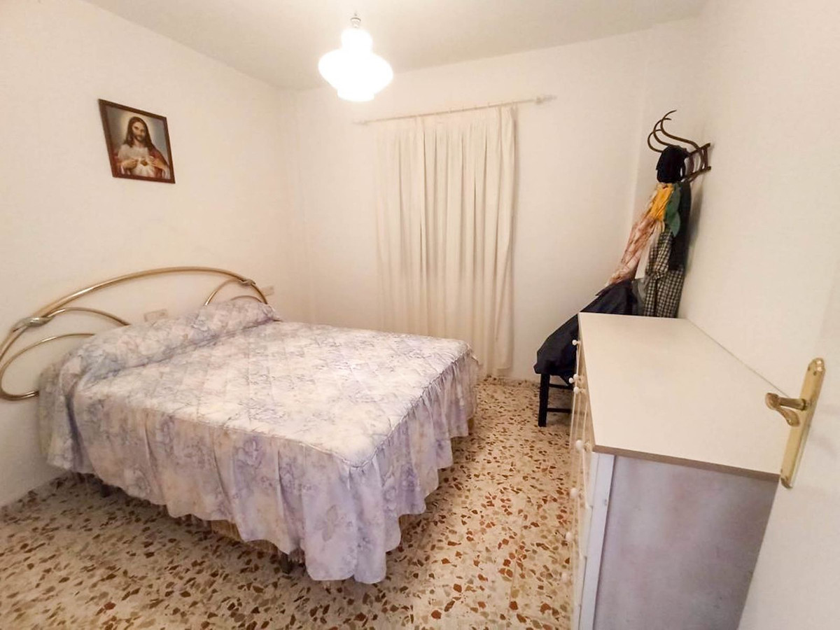 3 Bedroom Villa for Sale in Estepona — 4