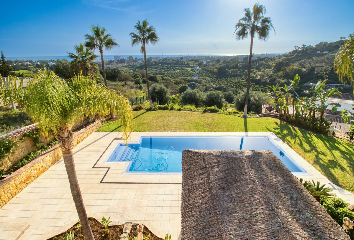 4 Bedroom Villa for Sale in Estepona — 7