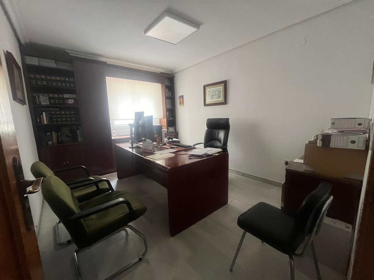 2 Bedroom Apartment for Sale in Estepona — 3