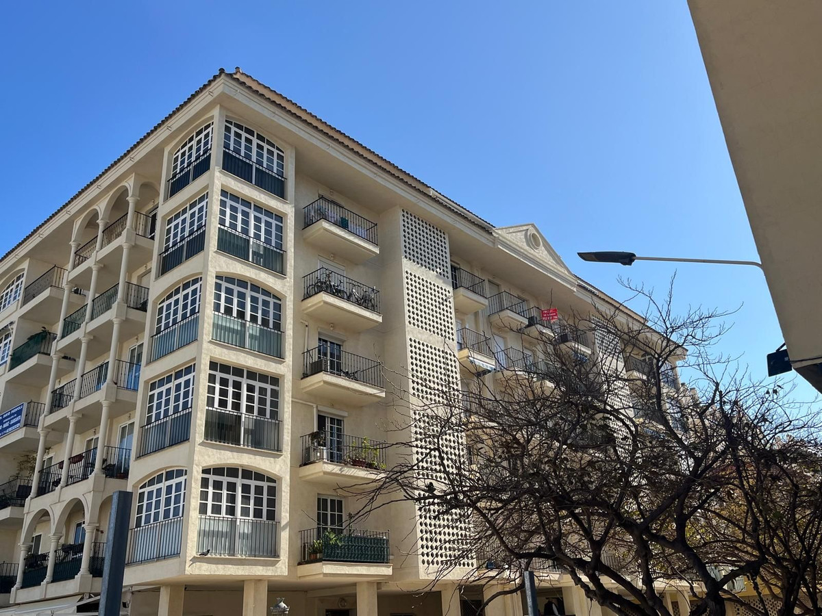 2 Bedroom Apartment for Sale in Estepona — 7