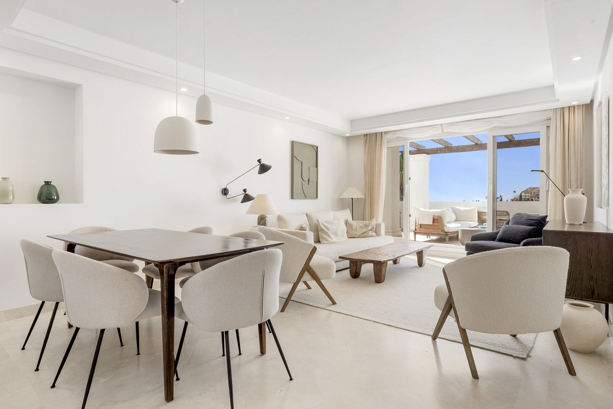 3 Bedroom Apartment for Sale in Aloha — 2