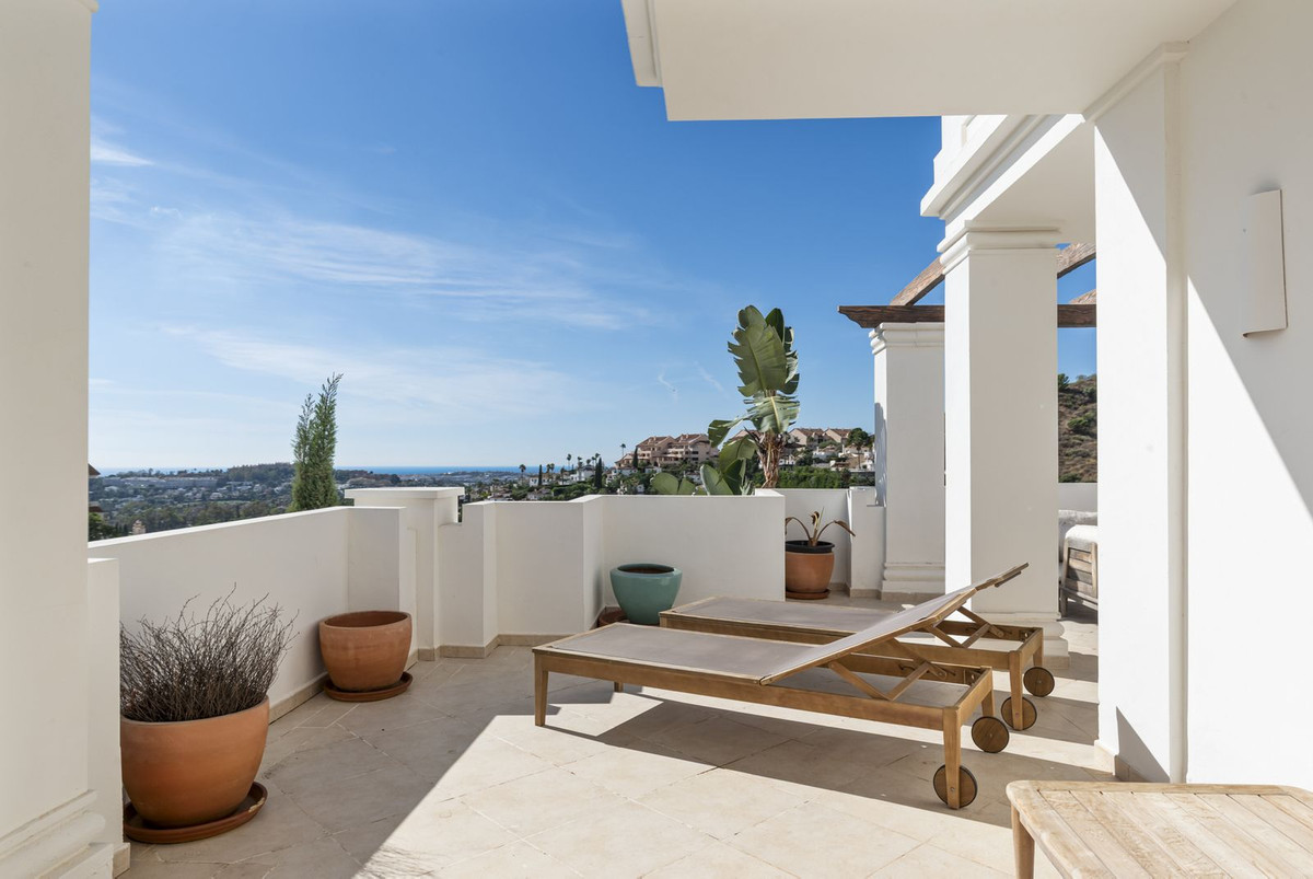 3 Bedroom Apartment for Sale in Aloha — 4