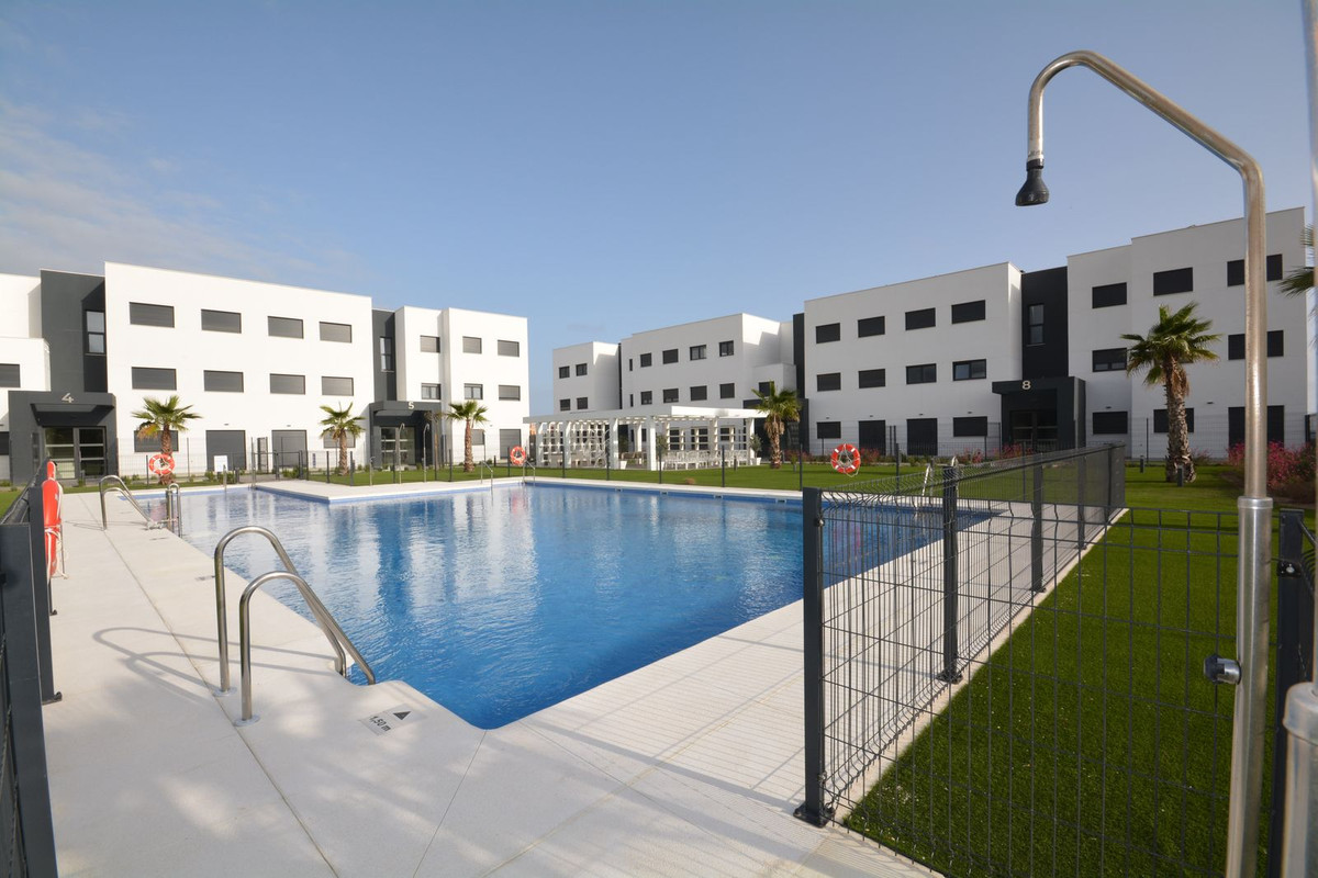2 Bedroom Apartment for Sale in Estepona — 7