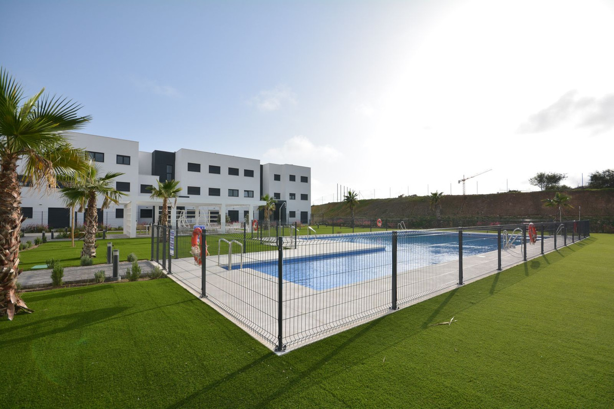 2 Bedroom Apartment for Sale in Estepona — 8