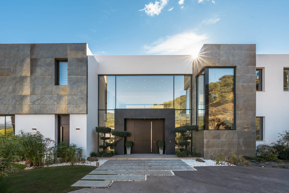 5 Bedroom Villa for Sale in El Madroñal — 3