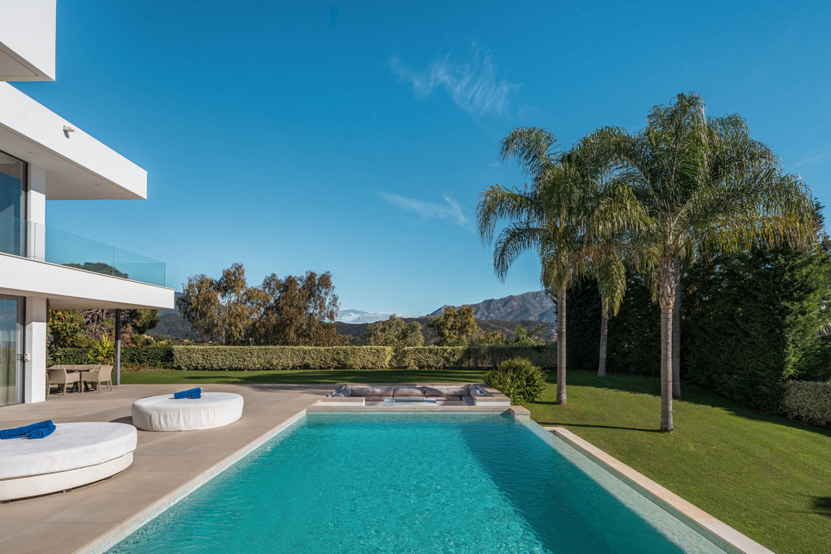 5 Bedroom Villa for Sale in El Madroñal — 8