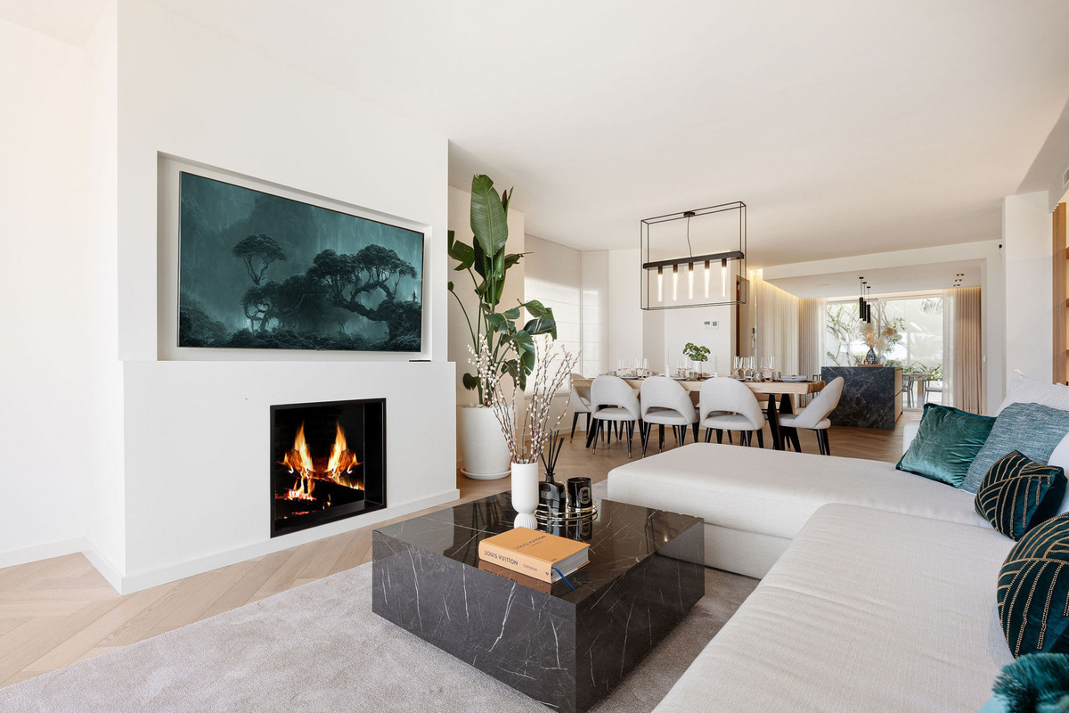 4 Bedroom Villa for Sale in The Golden Mile — 3
