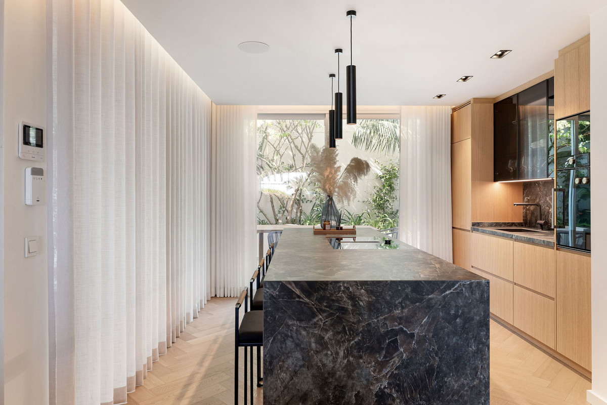 4 Bedroom Villa for Sale in The Golden Mile — 8
