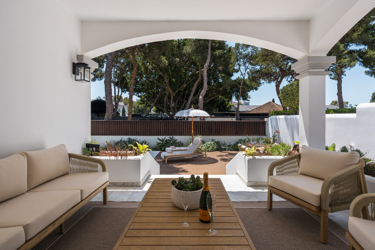 6 Bedroom Villa for Sale in Nueva Andalucía — 5