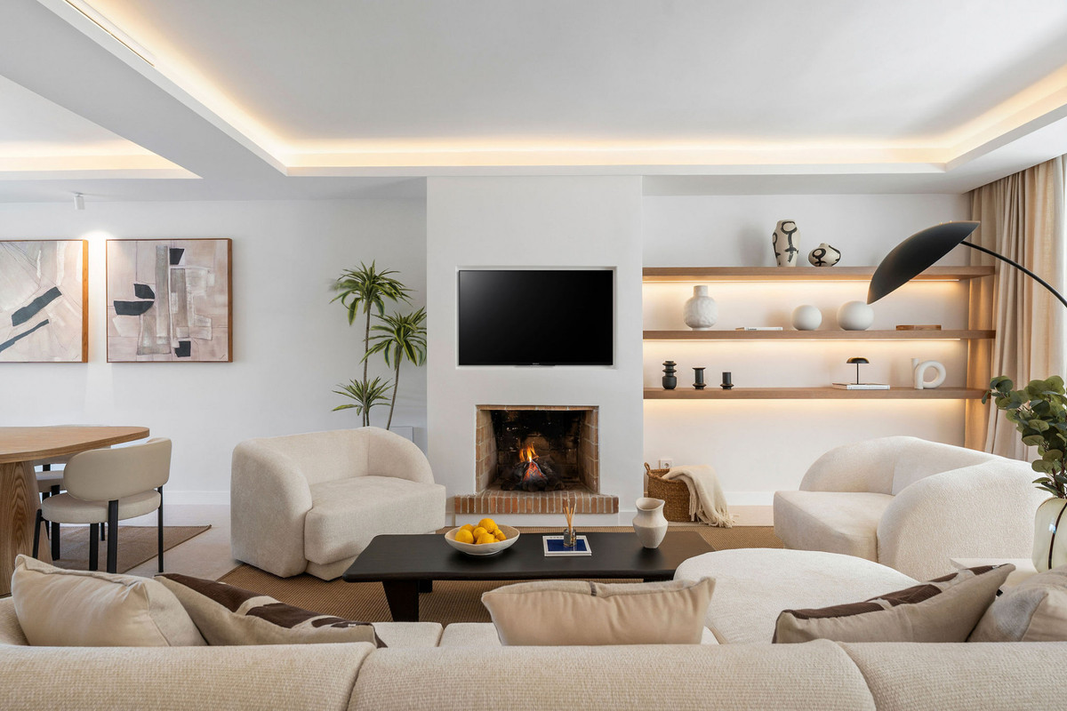 4 Bedroom Villa for Sale in Nueva Andalucía — 6